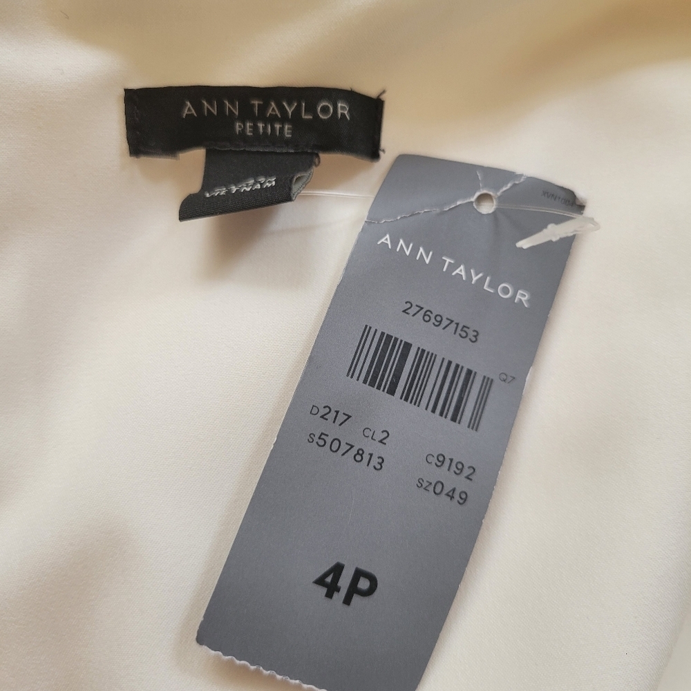 NWT Ann‎ Taylor Ivory Short Sleeve Sheath Dress Size 4 Petite - Picture 6 of 6
